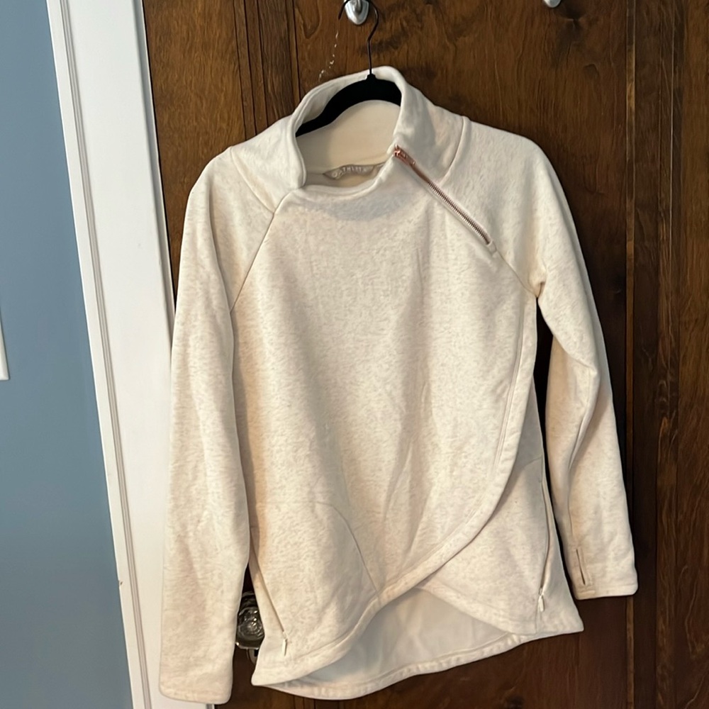 Cream Athleta Kozy Karma sweatshirt. Xsmall